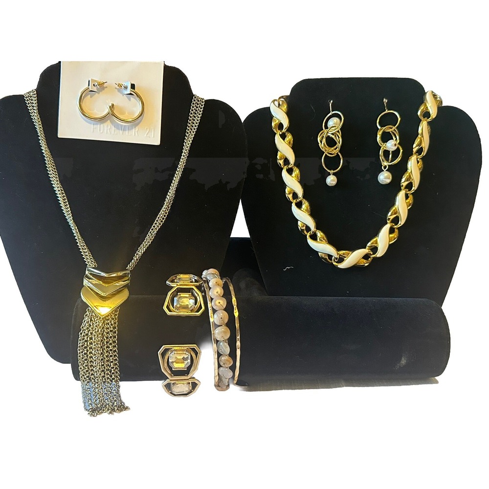 Gold tone jewelry‎ lot. 6 items* bracelets* earrings* necklaces
